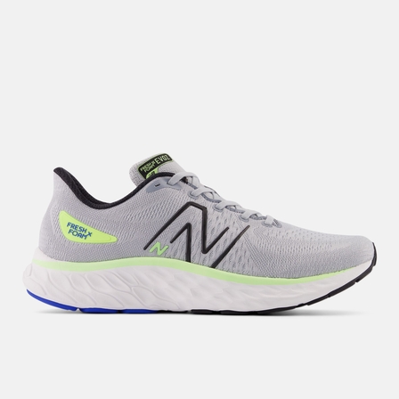 Running shoes and trainers for men New Balance Bahrain